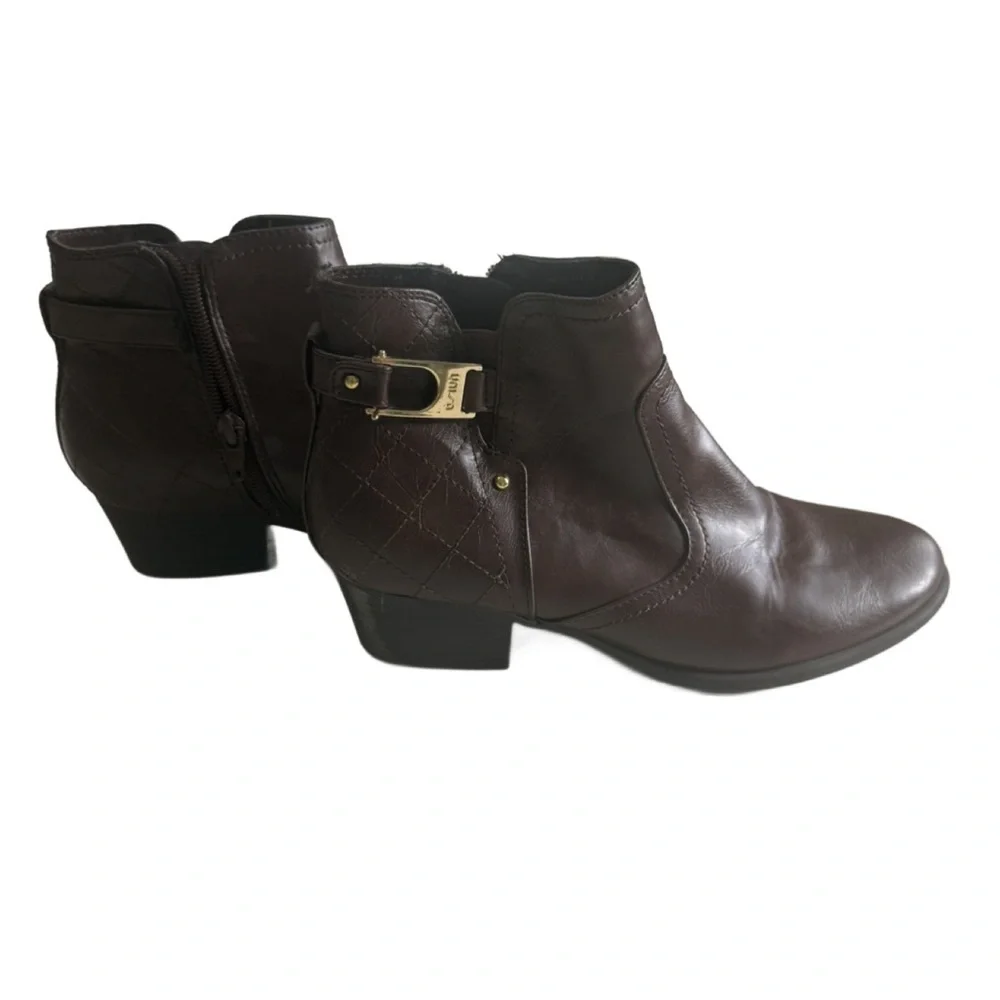 Unisa Brown Ankle Boots. Size 8